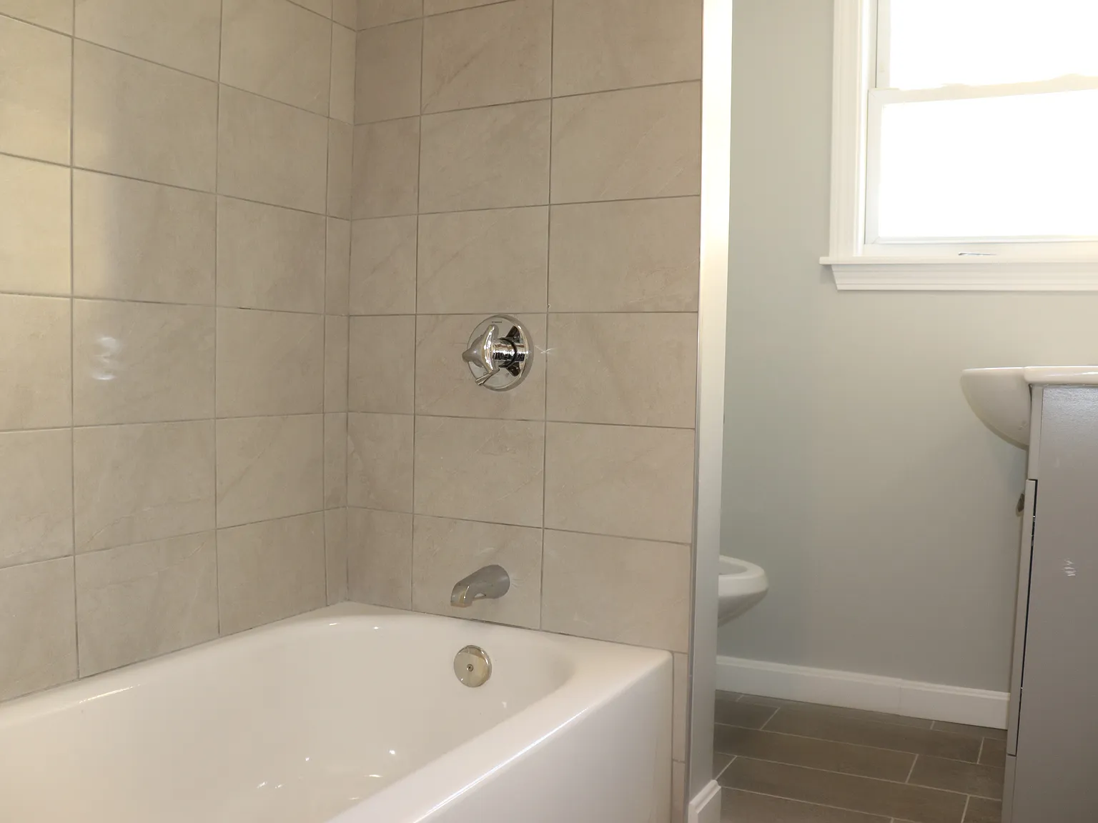 3 bed, 1300 sqft, $2,800 — Photo 1
