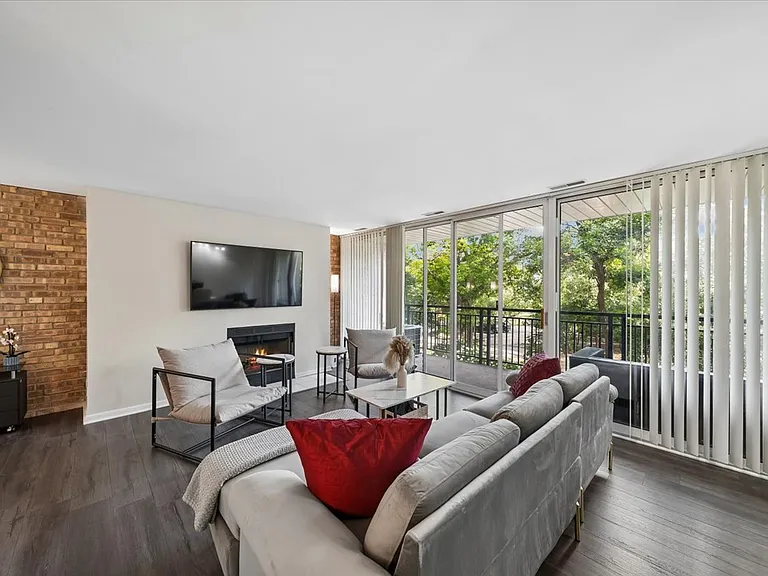 6010 Oakwood Dr #3G — Photo 9