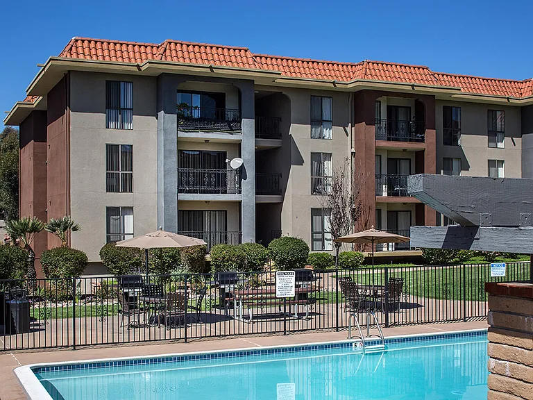 Prado Apartments — Photo 7