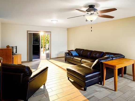 5th image of 513 21st Avenue Ct