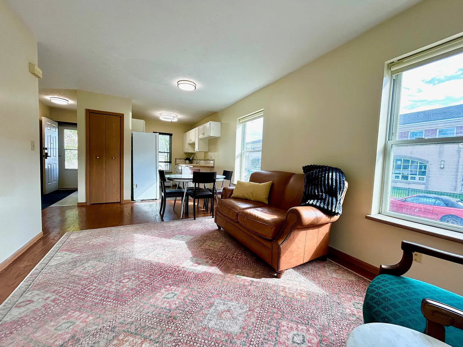 2 bed, 1.5 bath, 960 sqft, $1,795 — Photo 3