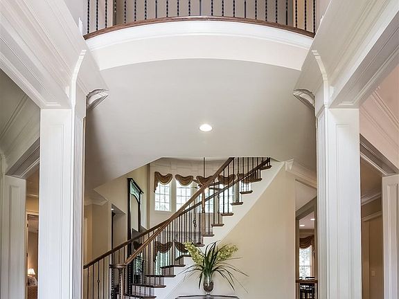 3rd image of 2277 Gracehaven Way