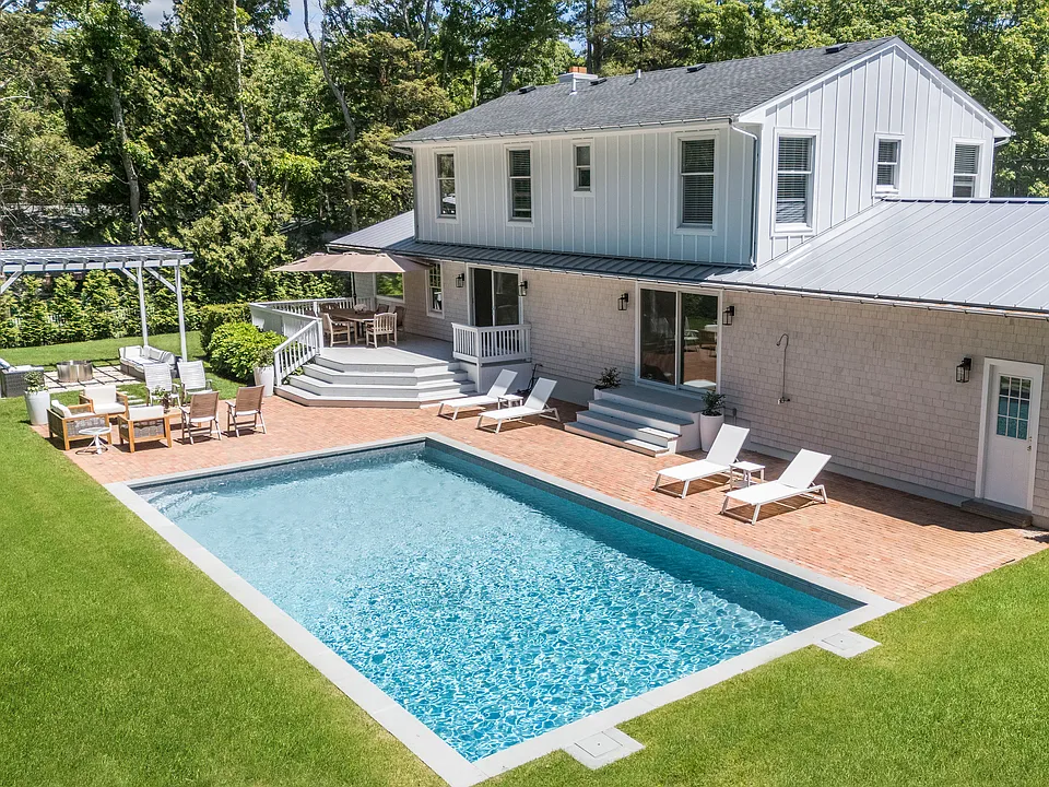 48 Beechwood Dr