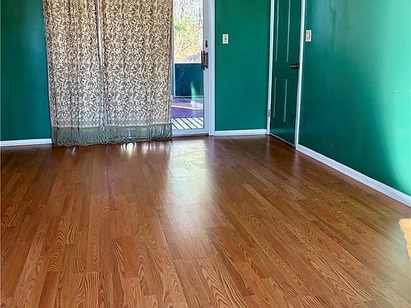 5th image of 1989 Forest Ln
