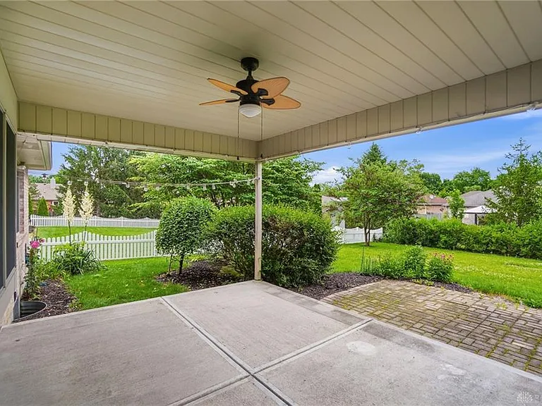 75 Myers Farm Ct — Photo 23