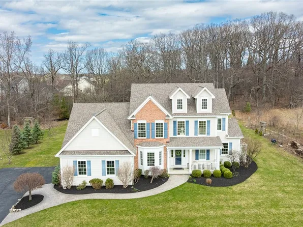 5148 Park Meadow Ln, Canandaigua, NY 14424