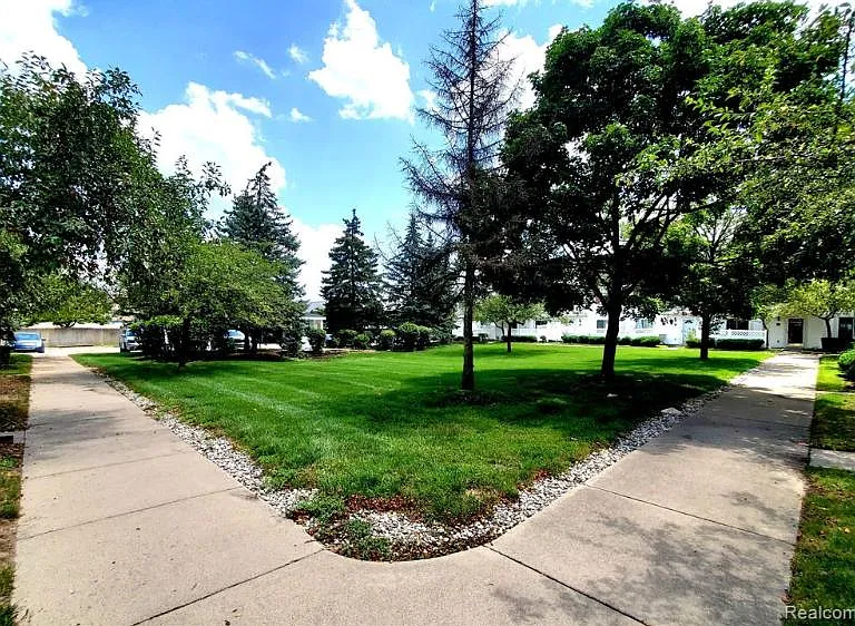 30346 Nantucket Dr #86 — Photo 17