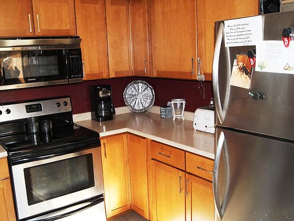 4th image of 5636 Linden Cir