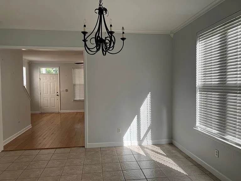 3676 Biltmore Ave — Photo 8
