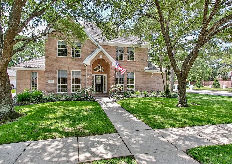1st image of 2107 Crescent Coral Dr