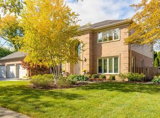 122 Aspen Way, Deerfield, IL 60015