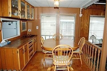 5th image of 73 Shady Acres Dr