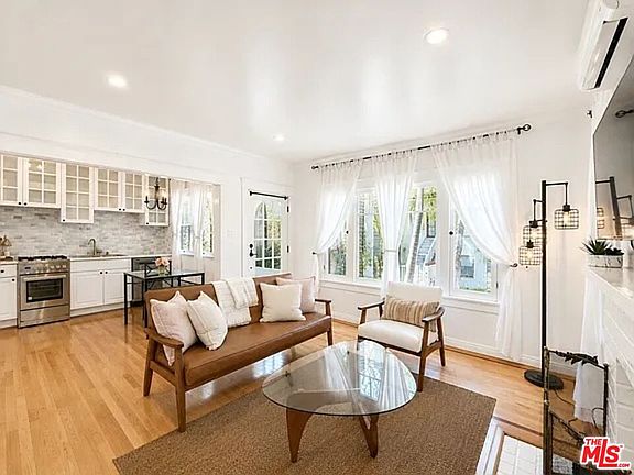 4th image of 1118 10th St APT 6