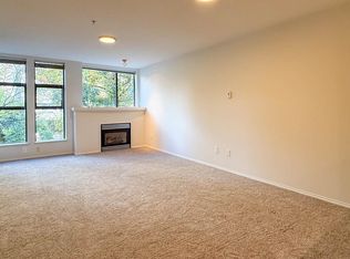 345 Lonsdale Ave #512, North Vancouver, BC V7M 3M9