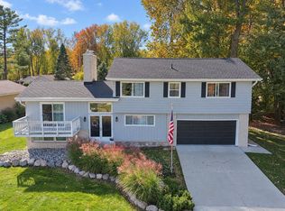 6259 Wildrose Ln, Fort Gratiot, MI 48059