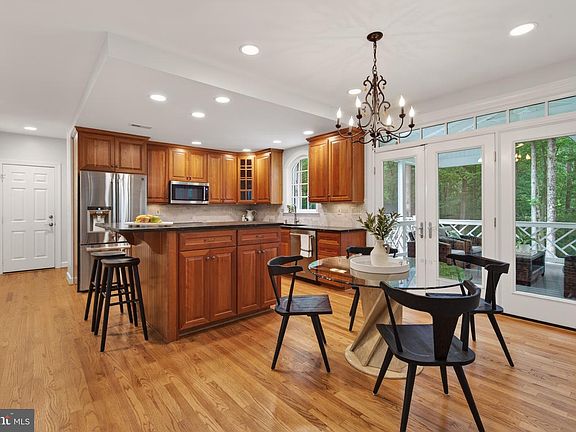 4th image of 7211 Laketree Dr