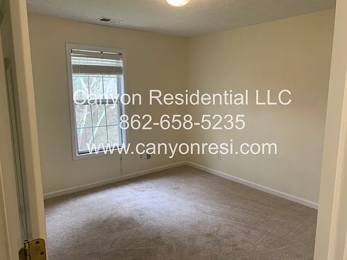 125 Bay Court Dr — Photo 9