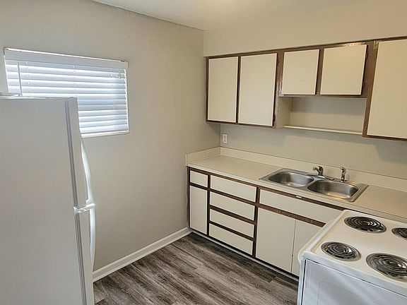 4th image of 2775 Herschel St APT 11