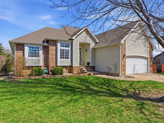2nd image of 1734 Lakeland Ct