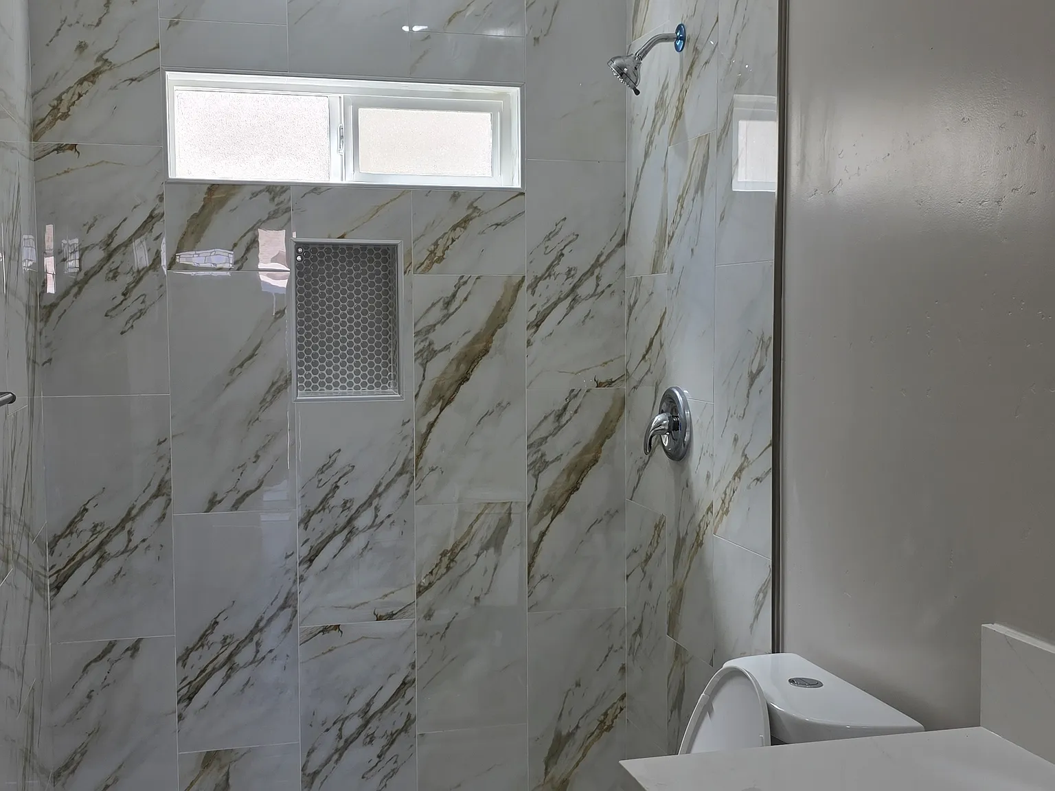 1367 Harris Ave — Photo 3