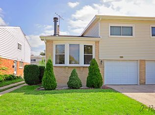 9361 Dee Rd #0, Des Plaines, IL 60016