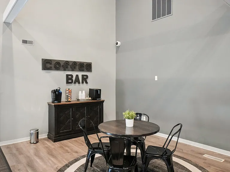 Eastwood Village Apartments — Photo 37