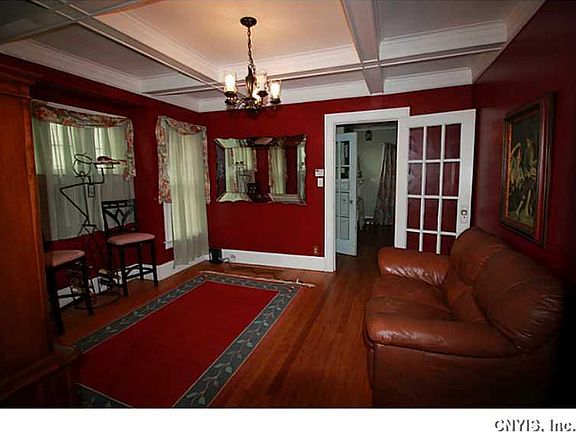 4th image of 211 Parkway Dr