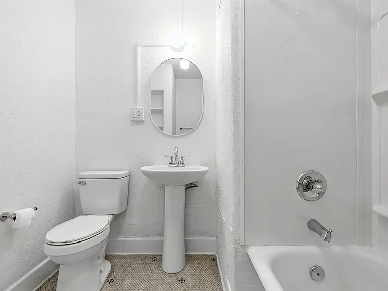 St. Regis Apartments — Photo 55