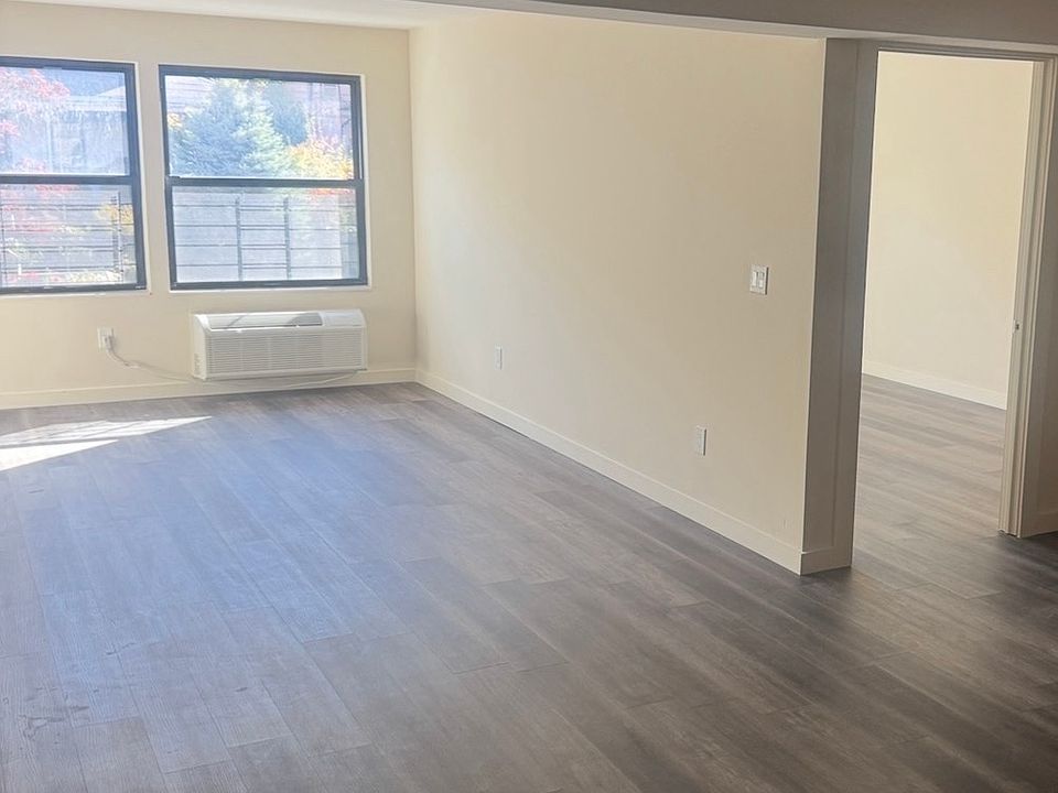 2nd image of 409 Warburton Ave #3C