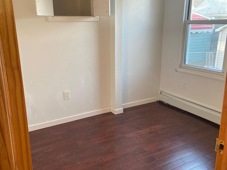 1st image of 5936 162nd St Floor 1