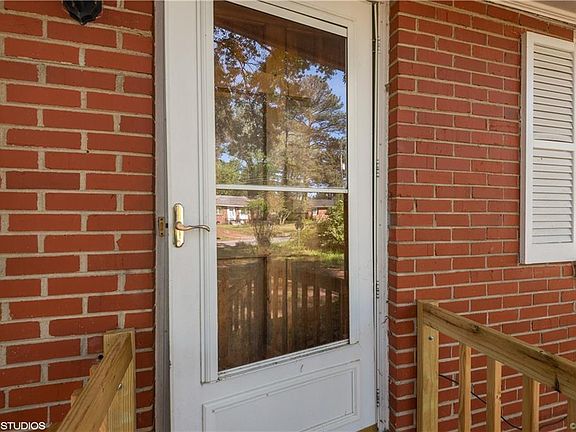 2nd image of 4007 Simons Dr