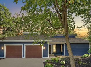 4540 Ridgeview Dr, Eagan, MN 55123
