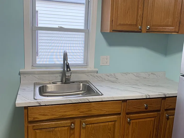 47 Holly St #2 — Photo 9