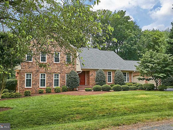 2nd image of 8446 Clover Leaf Dr