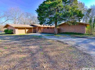 806 Penn Cir SE, Hartselle, AL 35640