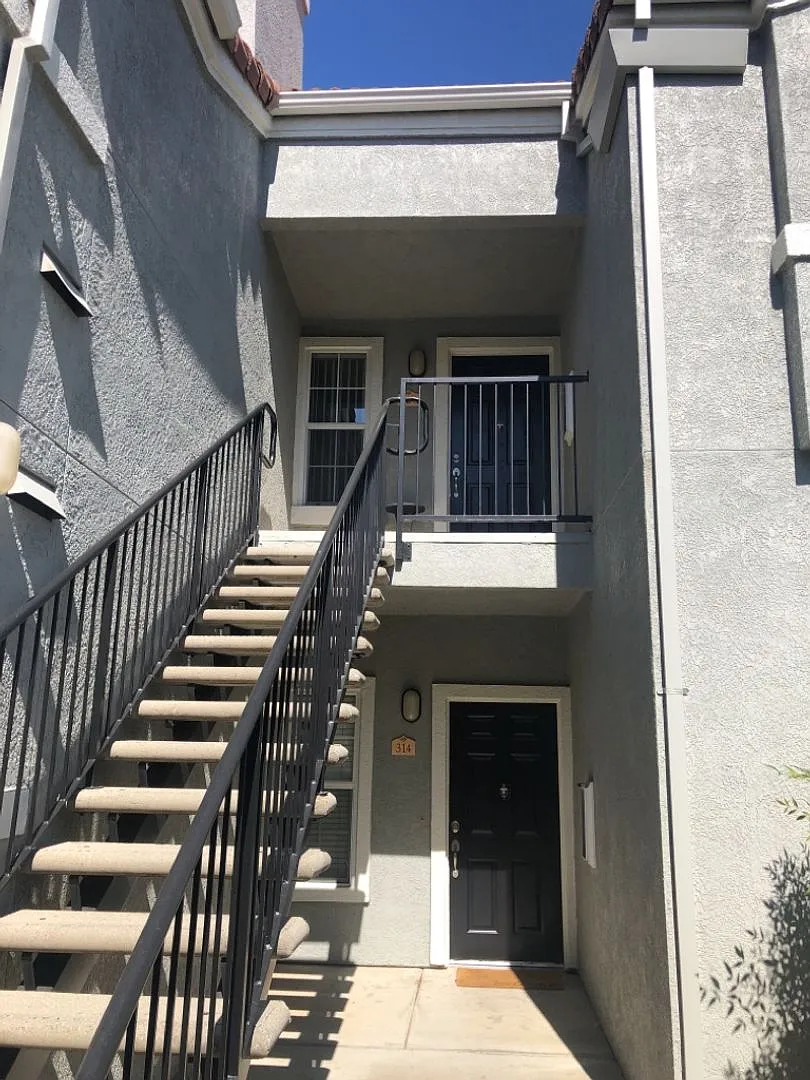 Beautiful 2 Bedroom 2 Bath Condo in Altura Villas! — Photo 2