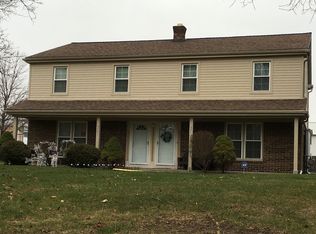 5719 Cresthaven Ln, Toledo, OH 43614