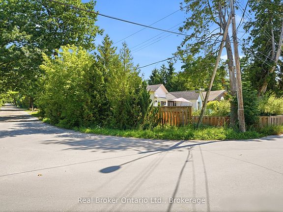 2nd image of 7 Oliver Dr