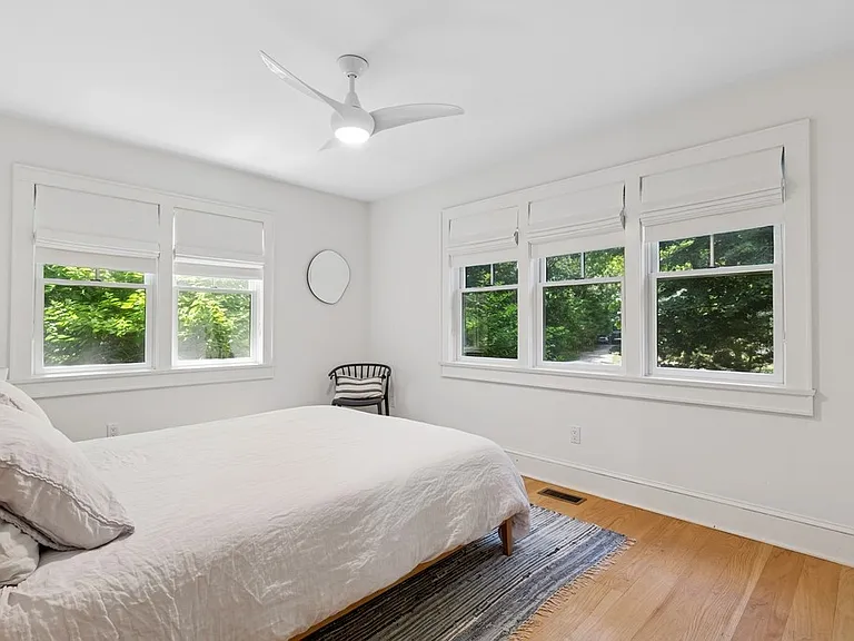 4 Great Circle Rd — Photo 17