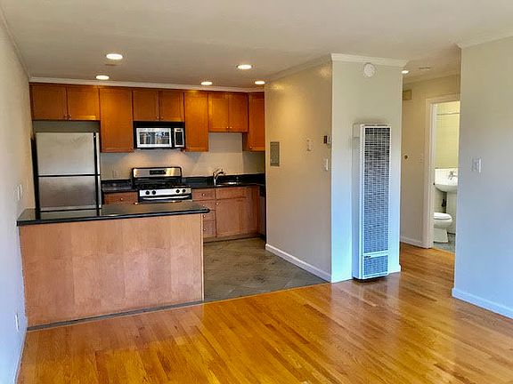 4th image of 233 Arkansas St APT 3