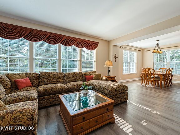4th image of 271 Baltusrol Dr
