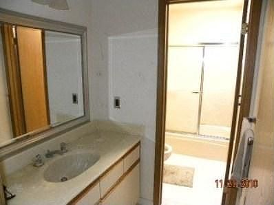 5th image of 1009 San Antonio Cir Unit 320
