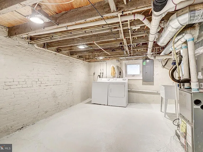 312 S Clinton St — Photo 26