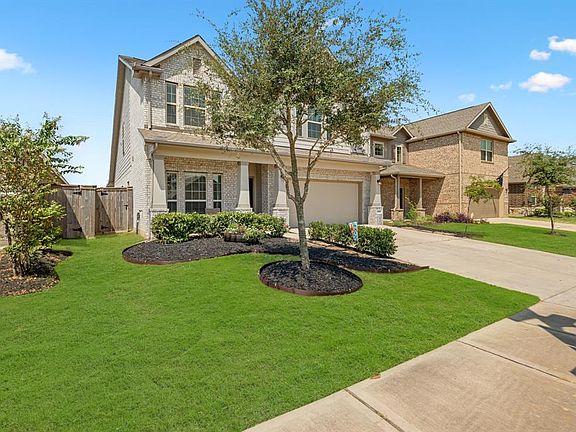 2nd image of 2830 Torrey Pines Drive