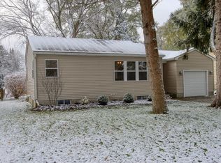 305 John Ave, McHenry, IL 60050