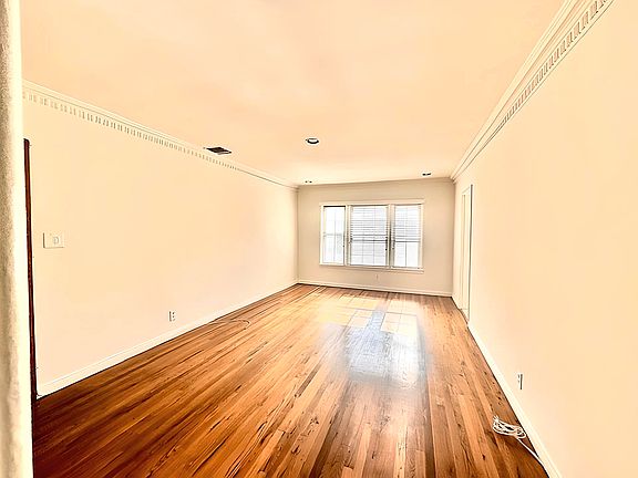 3rd image of 10223 1/2 8th St