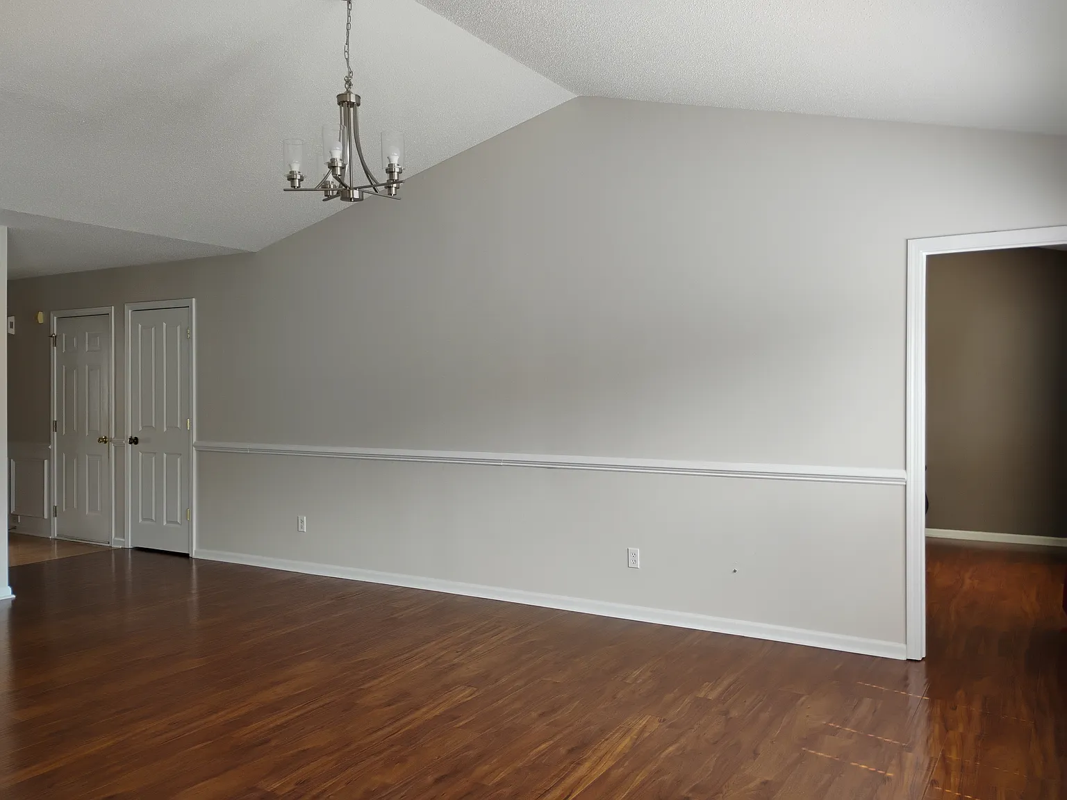 3 bed, 1600 sqft, $2,010 — Photo 3