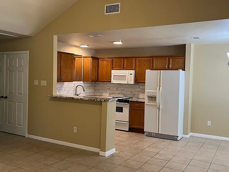 938 Sun Meadow St — Photo 10