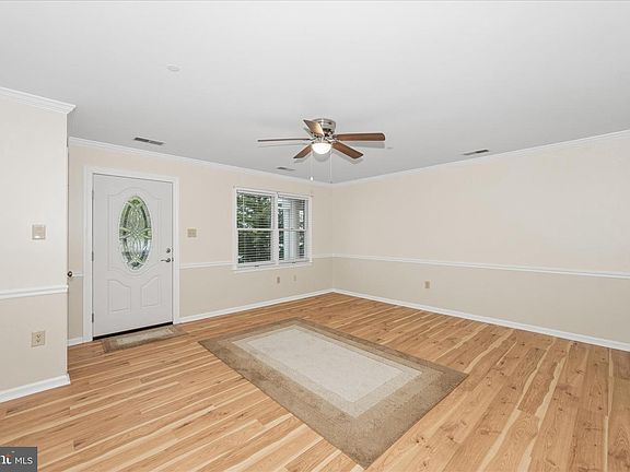 4th image of 129 Sunflower Dr