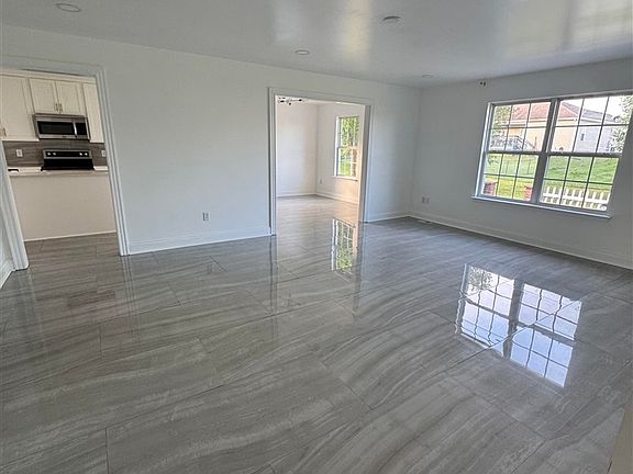 3rd image of 338 Red Elm Ln